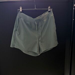 Old Navy Women's Athletic Shorts in Green
